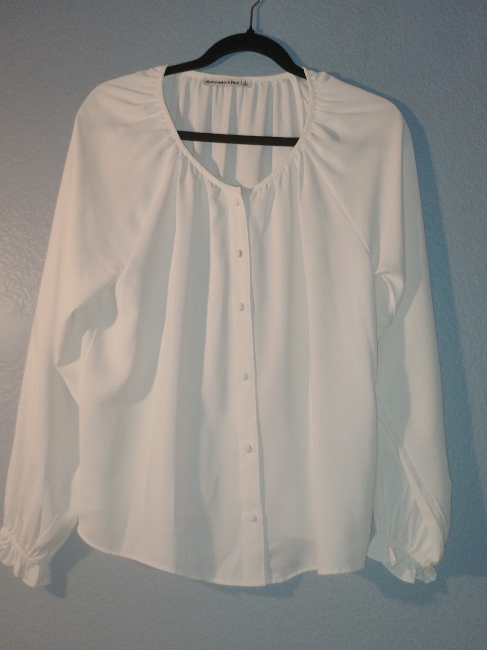 Abercrombie & Fitch White Button-Front Long Sleeve Blouse